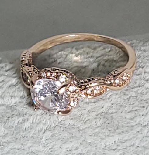 R691 Rose Gold Gem Rhinestone Ring - Iris Fashion Jewelry