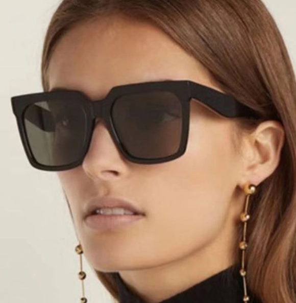 S23 Black Frame Sunglasses - Iris Fashion Jewelry