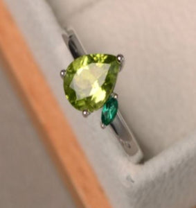R267 Silver Light Green Teardrop Gem Ring - Iris Fashion Jewelry