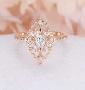 R31 Gold Diamond Cross Design Rhinestone Ring - Iris Fashion Jewelry