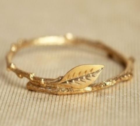 R90 Gold Leaf Design Ring - Iris Fashion Jewelry