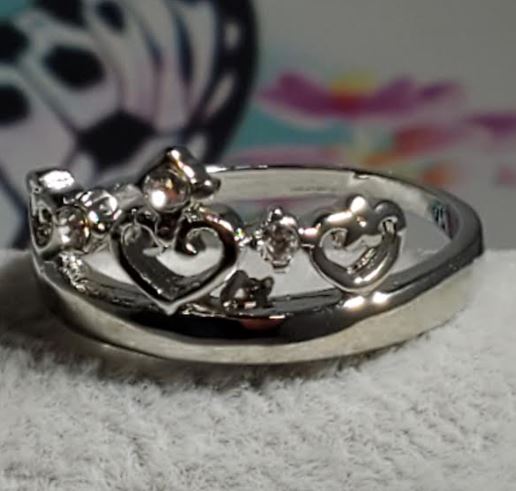 R222 Silver Tiara Heart Design Ring - Iris Fashion Jewelry