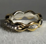 R02 Gold Twisted Band Rhinestone Ring - Iris Fashion Jewelry