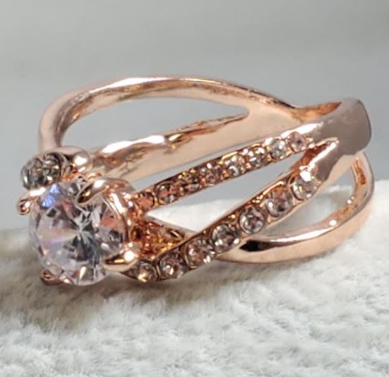 R652 Rose Gold Rhinestone Ring - Iris Fashion Jewelry