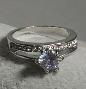 R708 Silver Gemstone Rhinestone Ring - Iris Fashion Jewelry