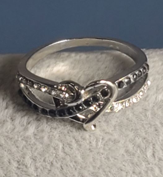 R625 Silver Heart Black Rhinestone Ring - Iris Fashion Jewelry